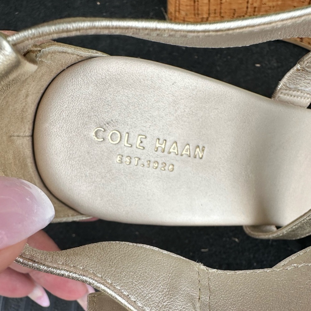 COLE HAAN METALLIC GOLDTONE WEDGE STRAPPY PLATFORM SHOES 9 - Picture 7 of 13